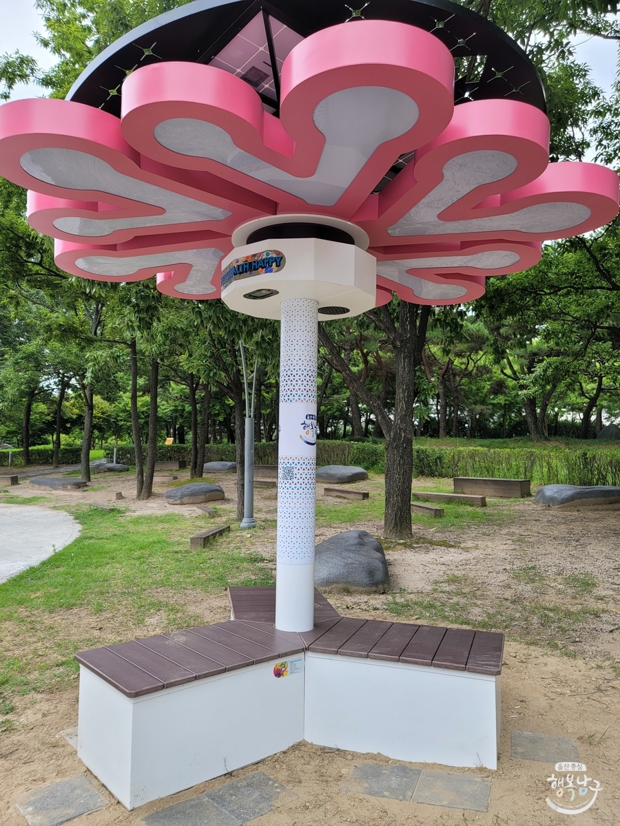 [블로그 기자] 쾌적하게 휴식이 가능한 스마트 솔라트리 사진 2